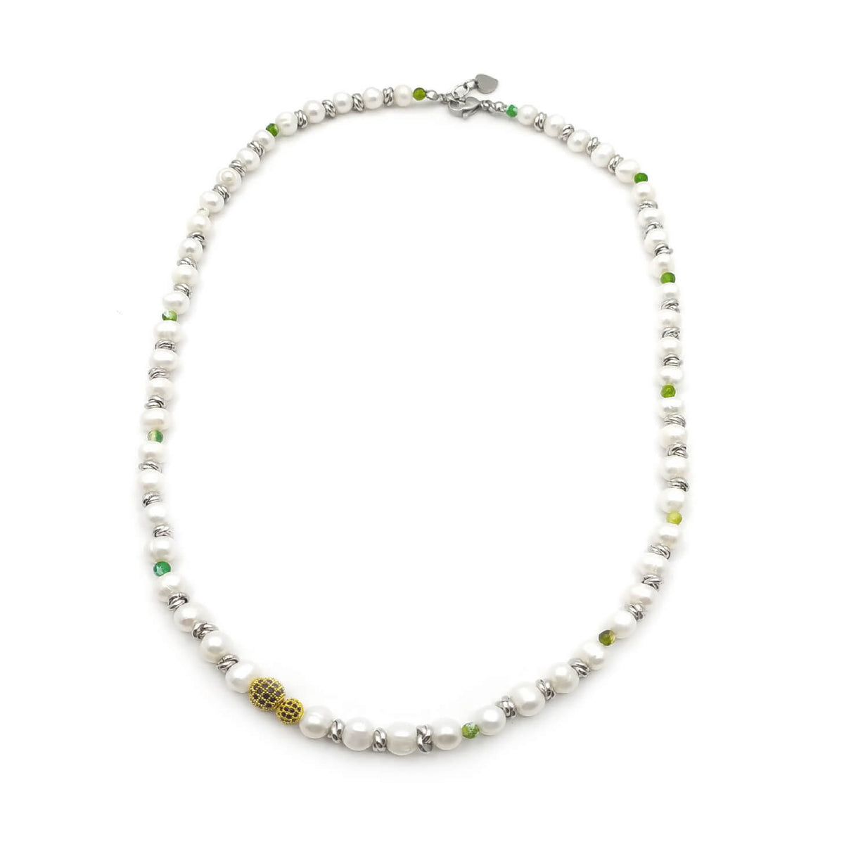 Vi presentiamo Motte, l’ultima fusione di tradizione e modernità. Questo squisito gioiello da uomo abbraccia il fascino senza tempo della perla, simbolo di eleganza e raffinatezza che ha affascinato la cultura umana per secoli. Con Perle, potrete fare una dichiarazione audace, mettendo in mostra il vostro stile e la vostra individualità. Realizzate con passione e precisione, ogni perla viene selezionata meticolosamente per garantire una qualità ineguagliabile. Che siate uomini che apprezzano la raffinatezza
